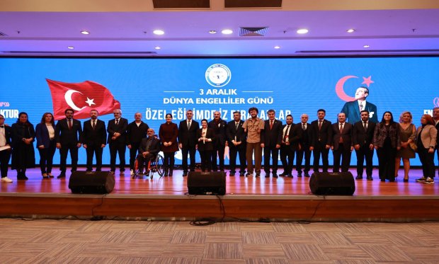 3 Aralık Dünya Engelliler Günü kapsamında, özel eğitimde “İz Bırakanlar” programımızı büyük bir coşku ve yoğun katılımla gerçekleştirdik.